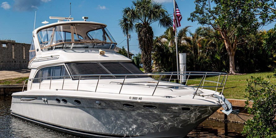 Sea ray 480 sedan bridge