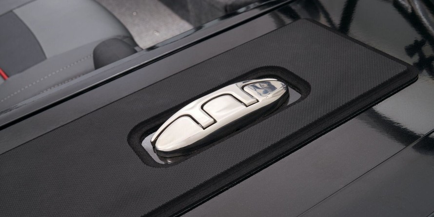 Tracker Targa V-19 WT