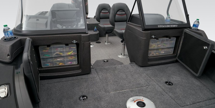 Tracker Targa V-19 WT