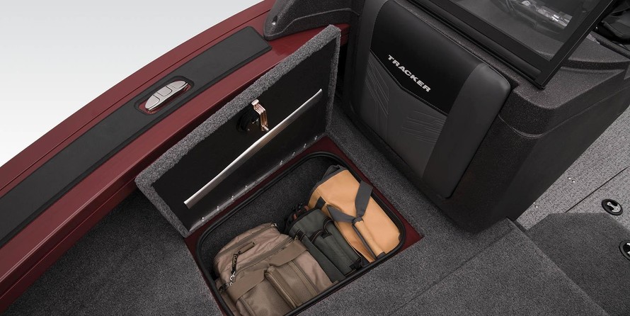 Tracker Targa V-18 WT