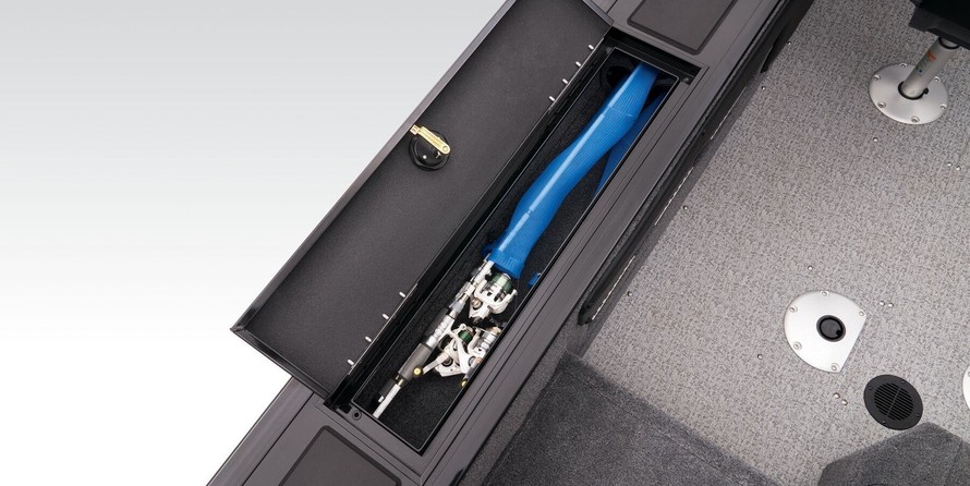 Tracker Targa V-19 WT