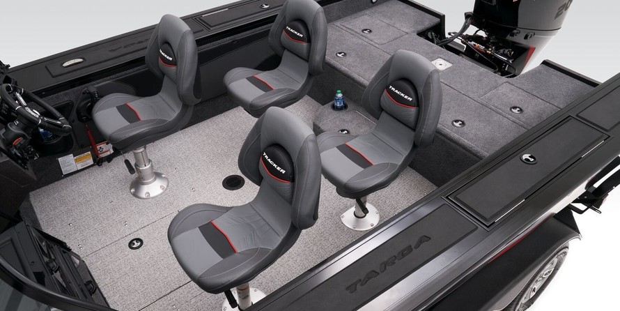 Tracker Targa V-19 WT