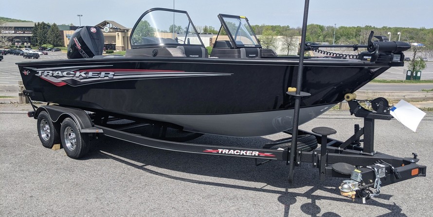 Tracker Targa V-19 WT