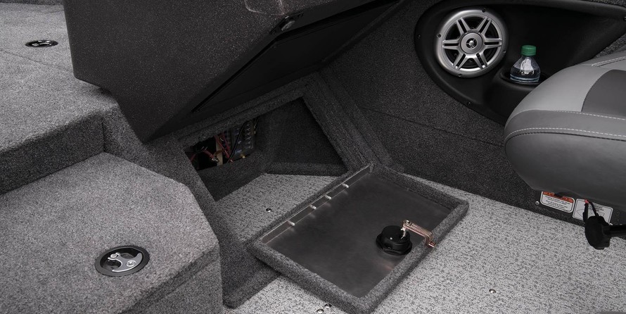 Tracker Targa V-18 WT