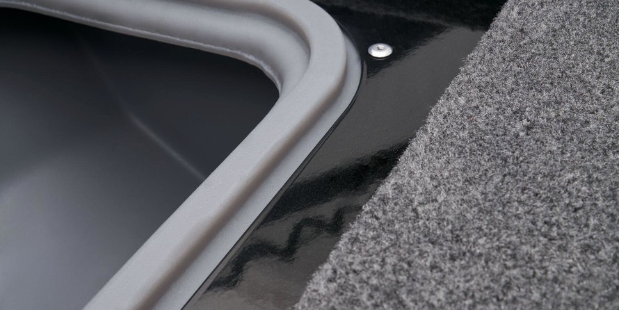 Tracker Targa V-19 WT