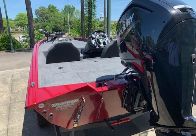 Tracker Pro Team 175 TXW