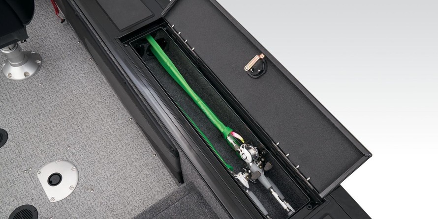 Tracker Targa V-19 WT