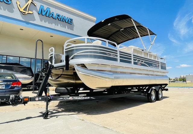 Sun Tracker Fishin Barge 20 DLX
