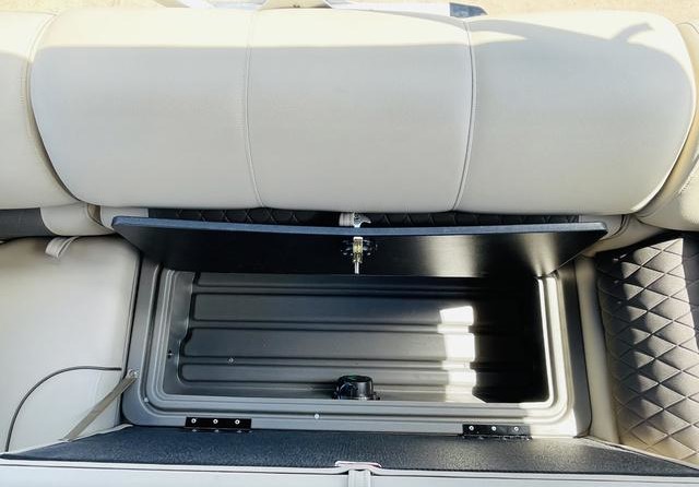 Sun Tracker Fishin Barge 20 DLX