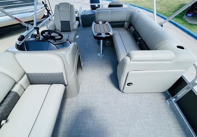 Sun Tracker Fishin Barge 20 DLX