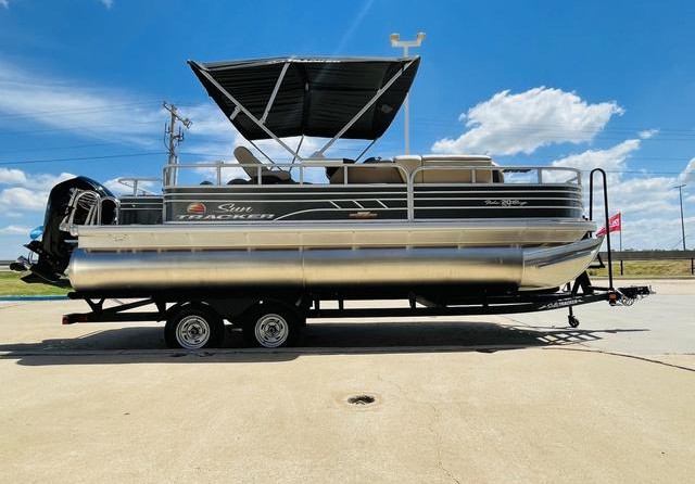 Sun Tracker Fishin Barge 20 DLX