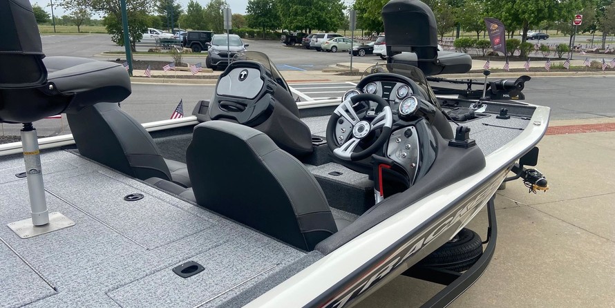 Tracker Pro Team 175 TXW