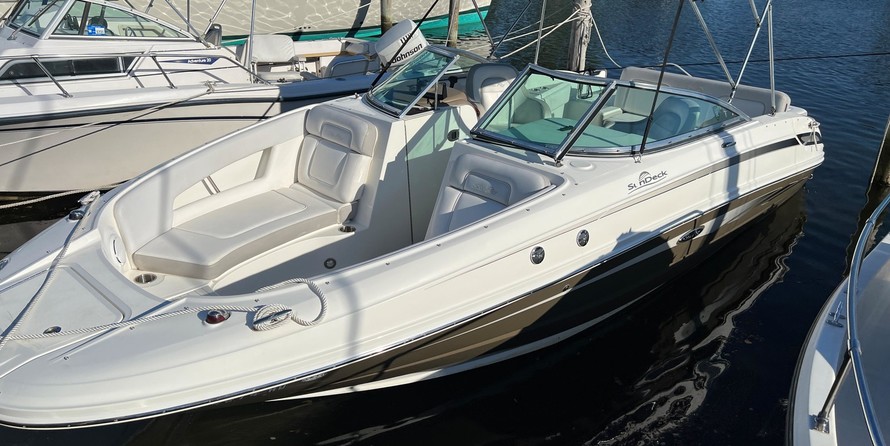 Sea Ray 240 Sundeck