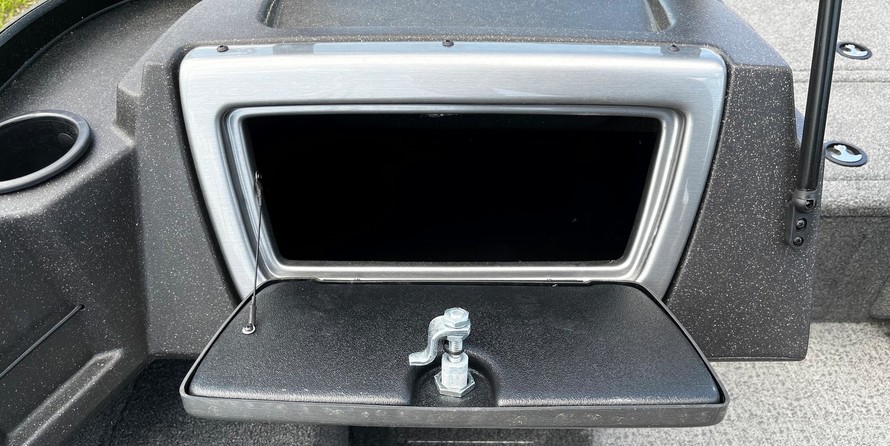 Tracker Pro Guide V-16 SC