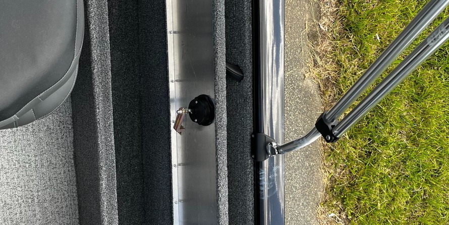 Tracker Pro Guide V-16 SC