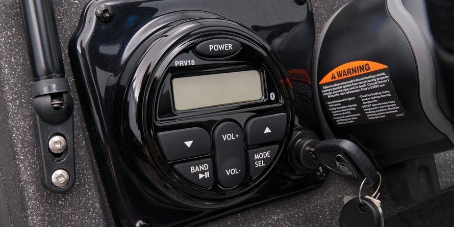 Tracker Targa V-19 WT