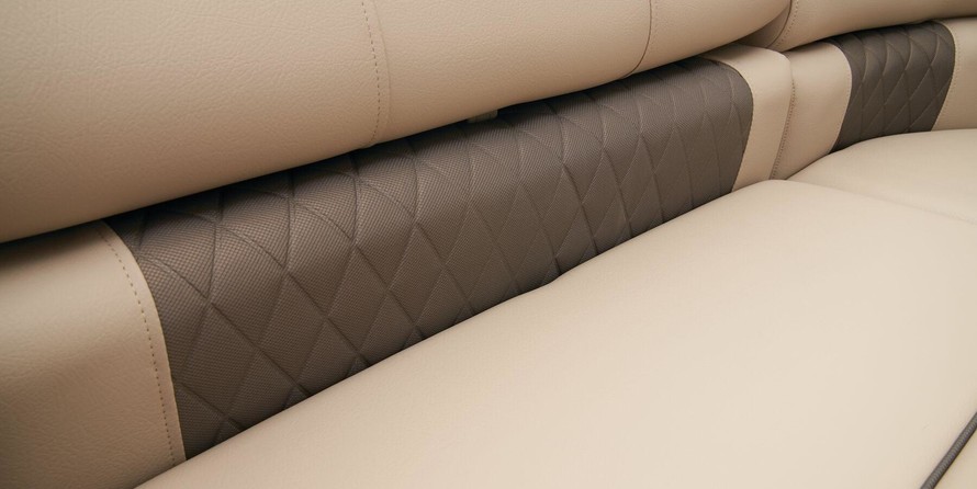 Sun Tracker Party Barge 22 DLX