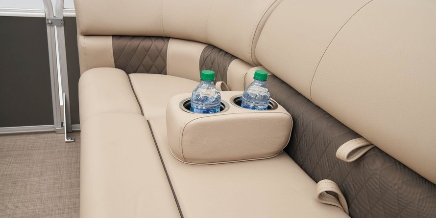 Sun Tracker Party Barge 22 DLX