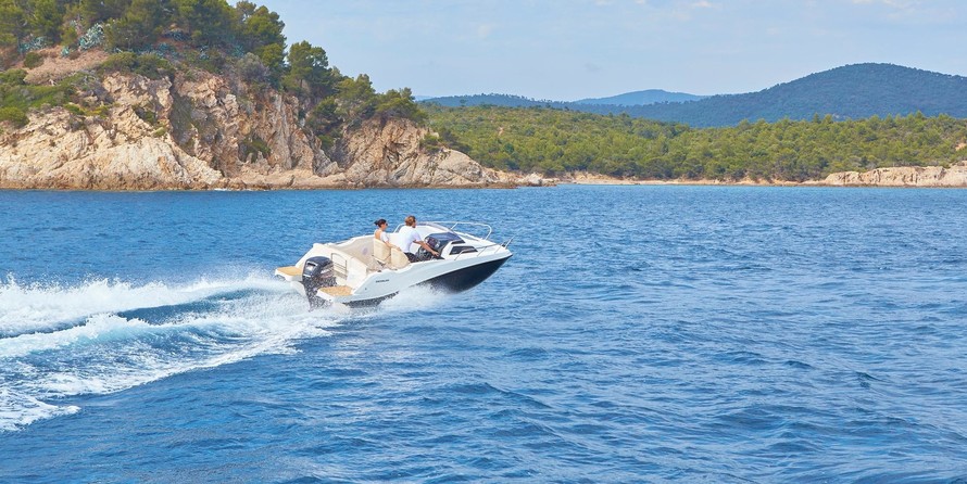 Quicksilver Activ 555 Cabin