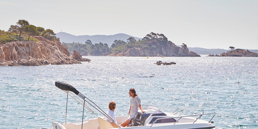 Quicksilver Activ 555 Cabin