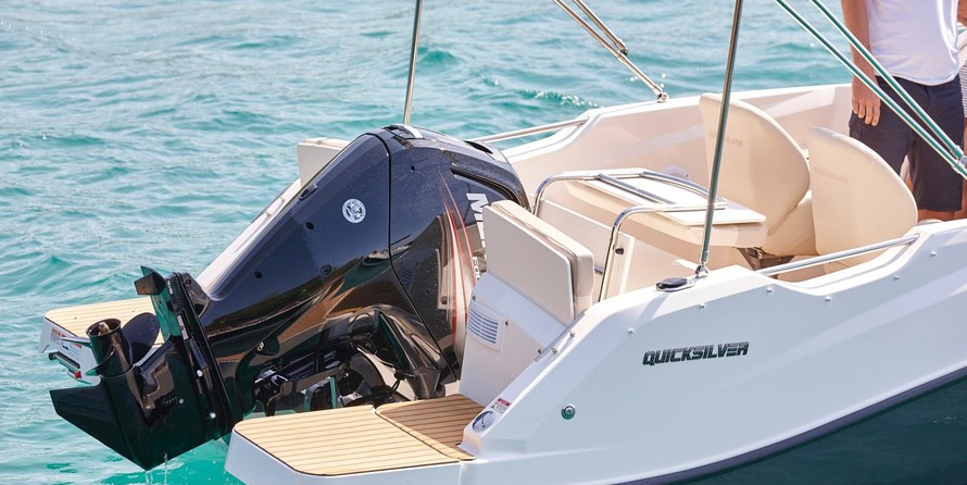 Quicksilver Activ 555 Cabin