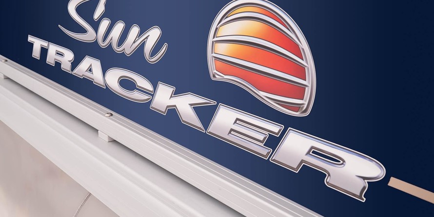 Sun Tracker Bass Buggy 18 DLX