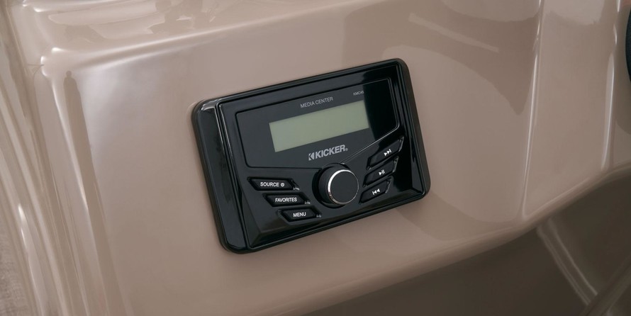 Sun Tracker Party Barge 22 DLX