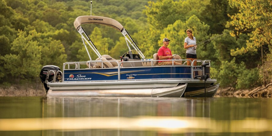 Sun Tracker Bass Buggy 18 DLX