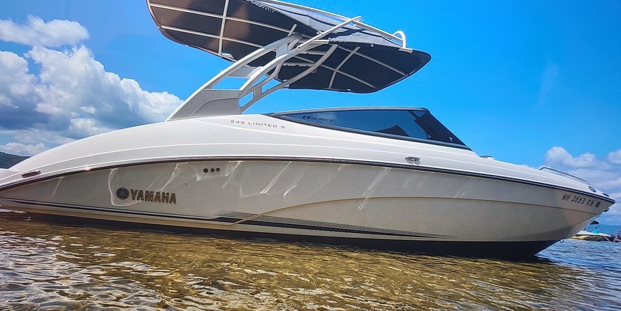 Yamaha 242 LIMITED S E-SERIES