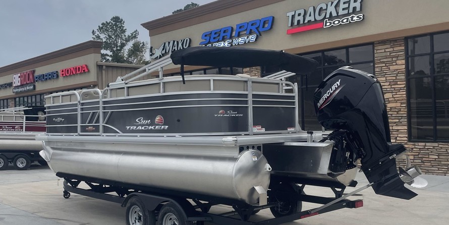 Sun Tracker Party Barge 20 DLX