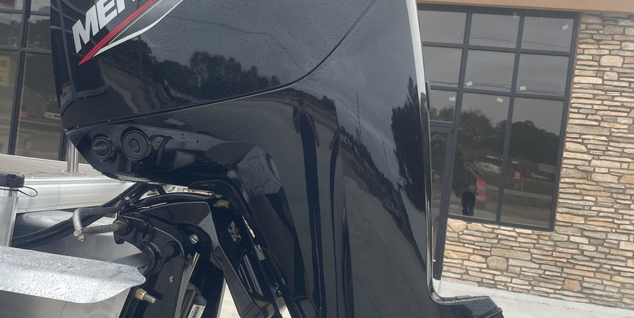 Sun Tracker Party Barge 20 DLX