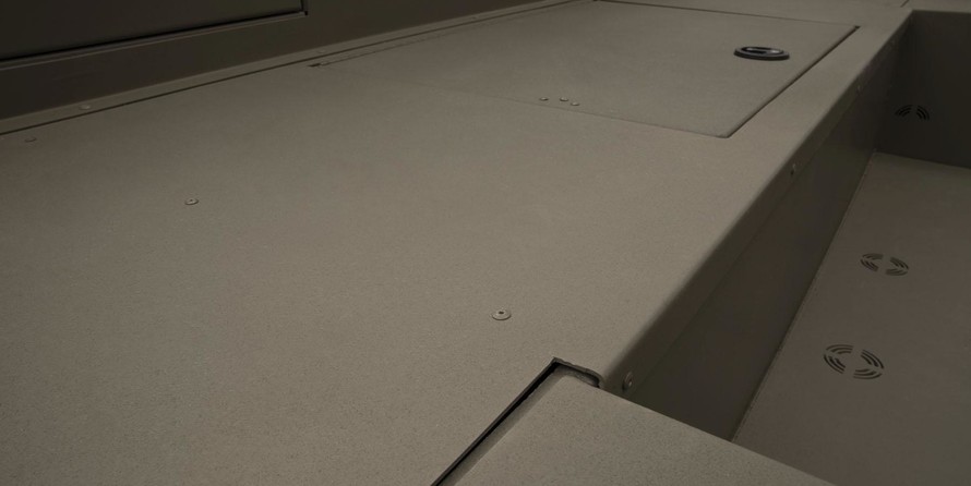 Tracker Grizzly 2072 CC Sportsman Kicker