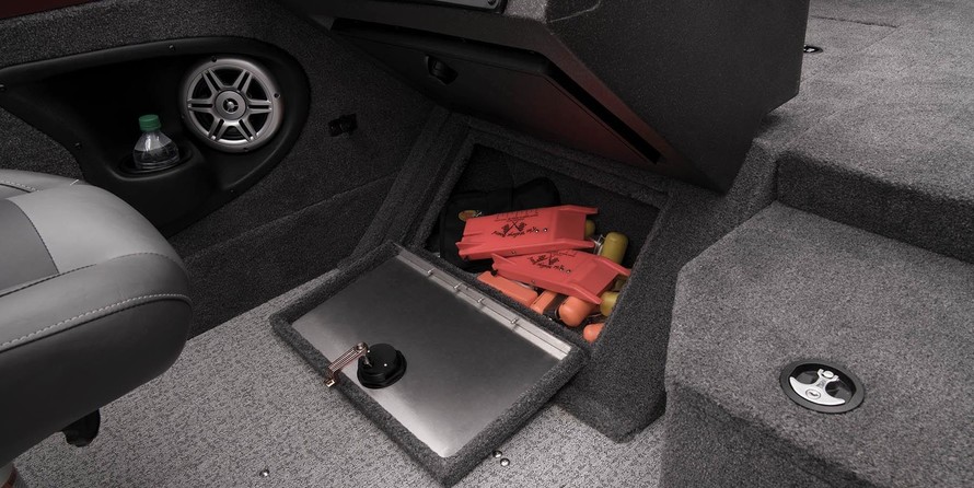 Tracker Targa V-18 WT