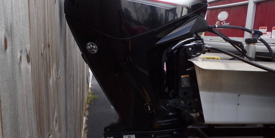 Sun Tracker Fishin Barge 20 DLX