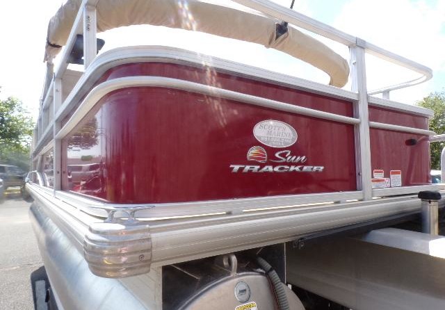 Sun Tracker Fishin Barge 20 DLX