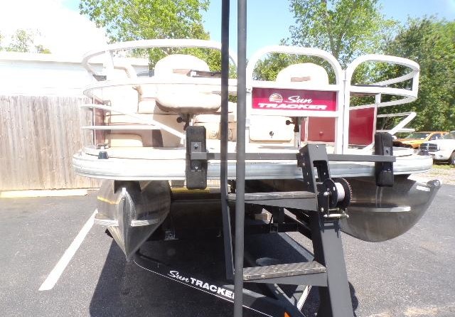 Sun Tracker Fishin Barge 20 DLX