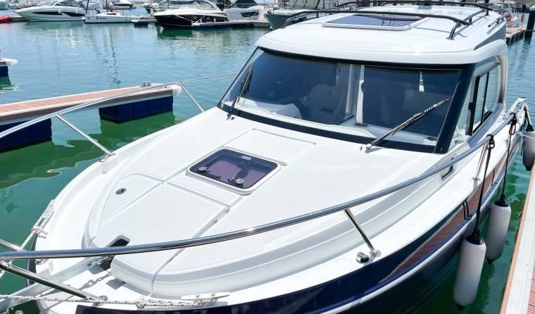 Beneteau Antares 8