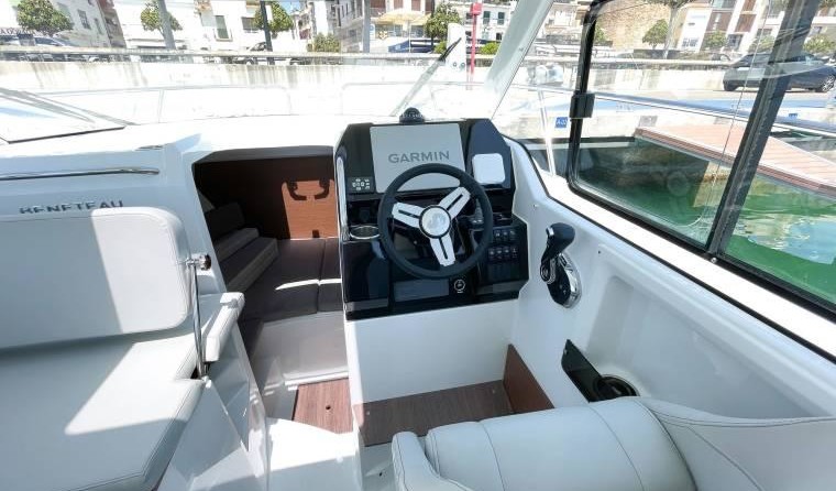 Beneteau Antares 8