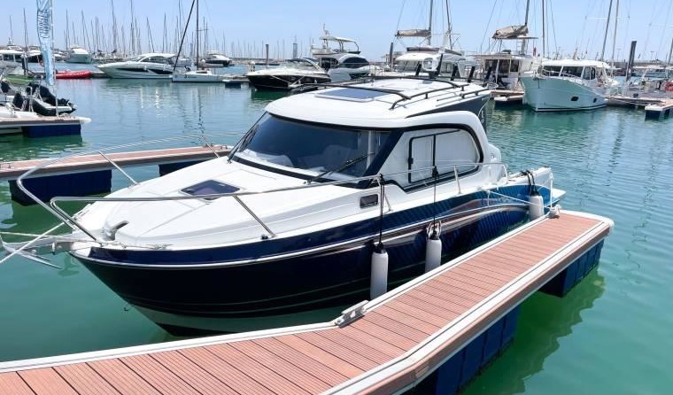 Beneteau Antares 8