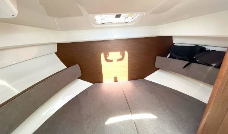 Beneteau Antares 8