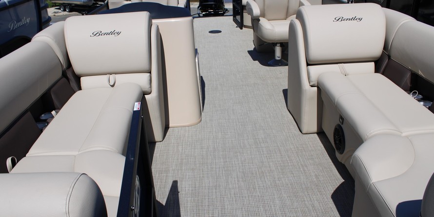 Premier Pontoons Navigator 220