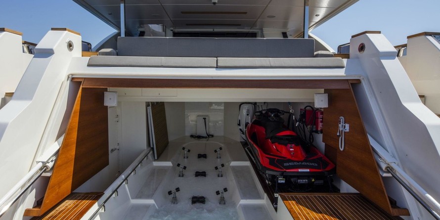 Custom Line Navetta 33