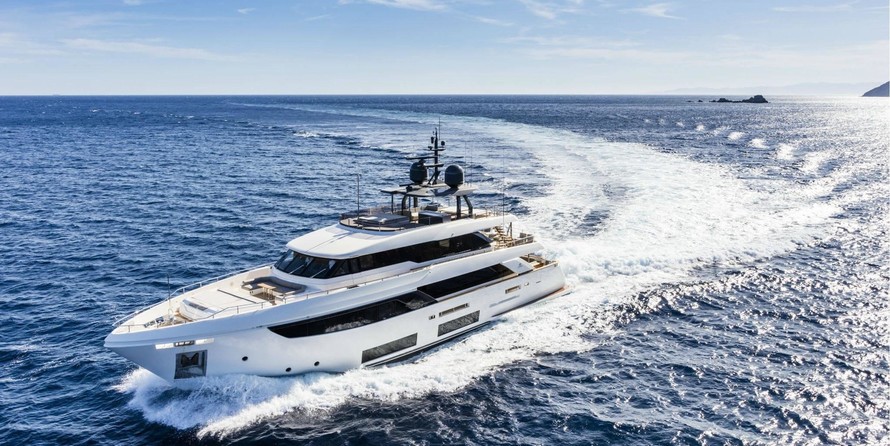 Custom Line Navetta 33