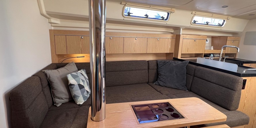 Hanse 415