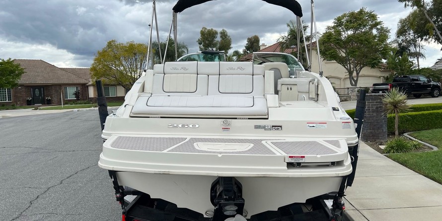 Sea Ray 260 Sundeck