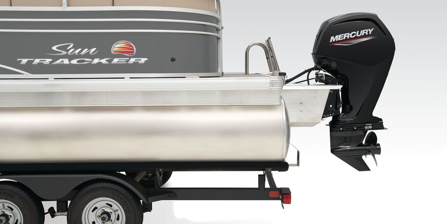 Sun Tracker Party Barge 22 DLX