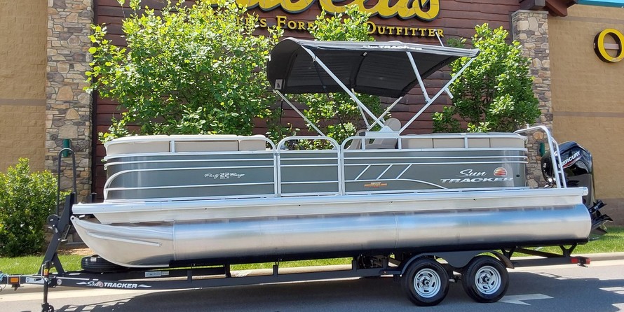 Sun Tracker Party Barge 22 DLX