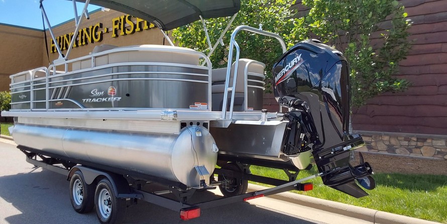 Sun Tracker Party Barge 22 DLX