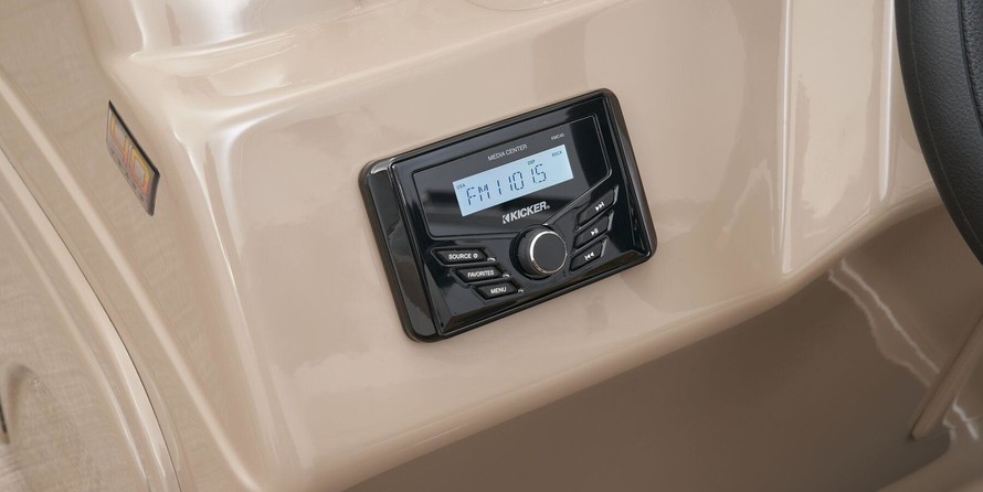 Sun Tracker Party Barge 22 DLX