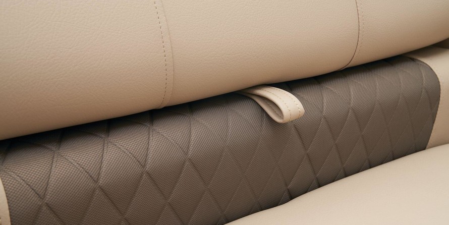 Sun Tracker Party Barge 22 DLX